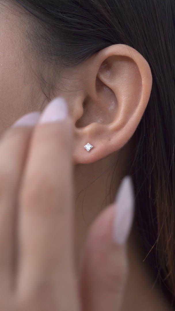Square Solitaire Ear Studs in 925 Sterling Silver
