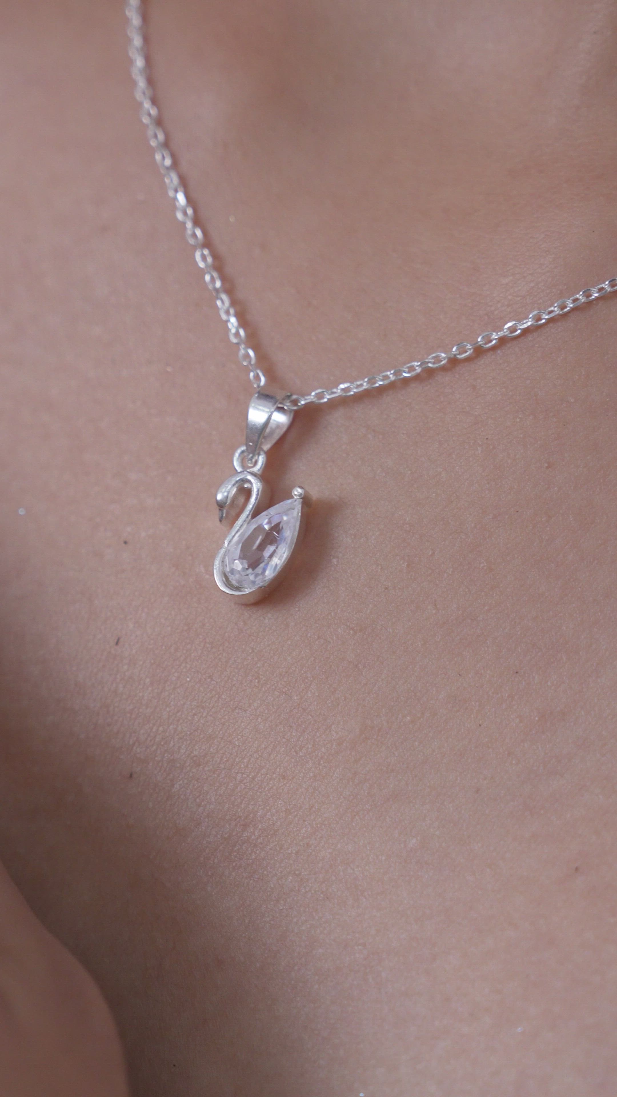 Swan Grace Solitaire Pendant Necklace in 925 Sterling Silver