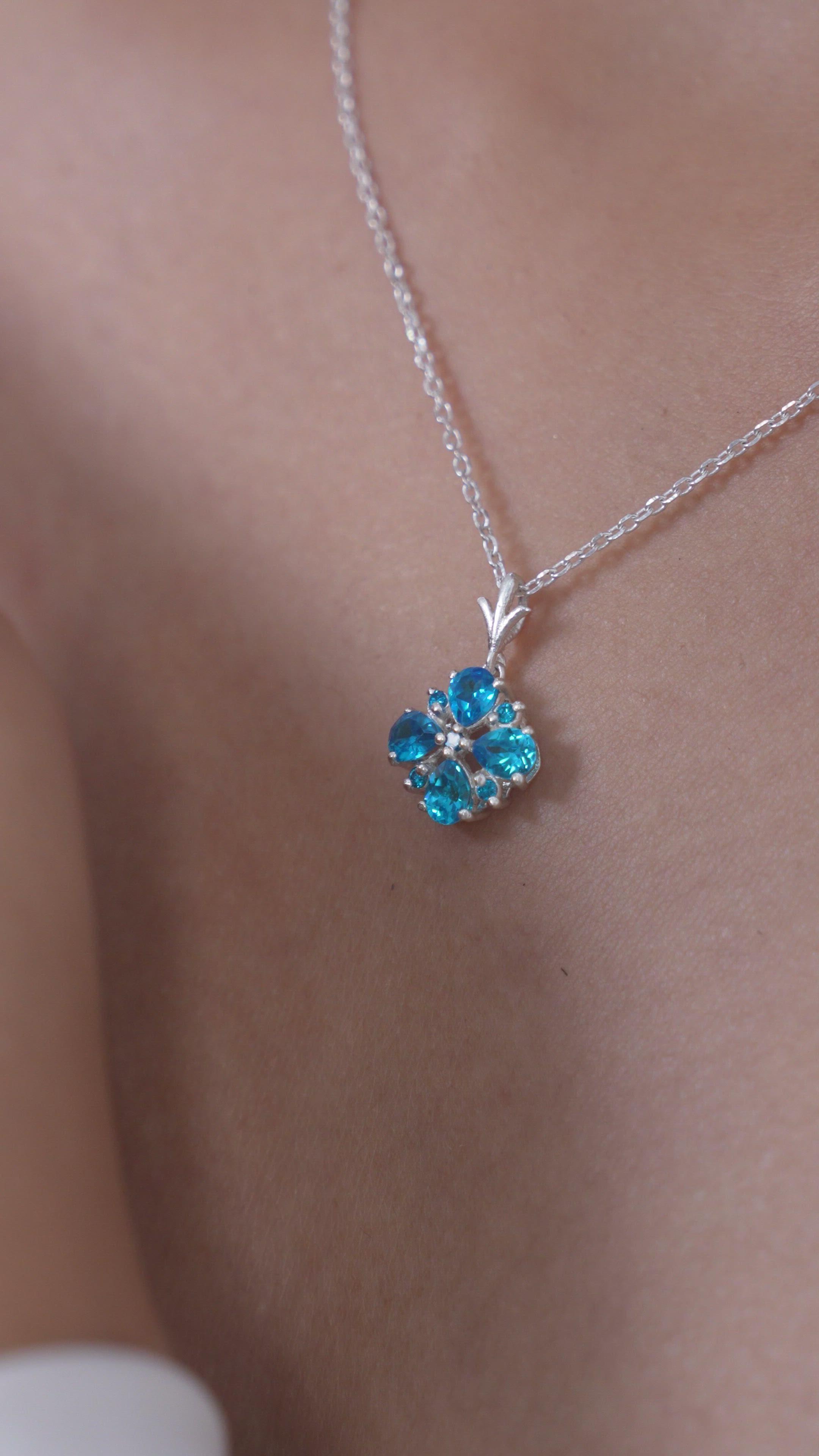 Blue Snowflake Solitaire Pendant With Chain in 925 Sterling Silver
