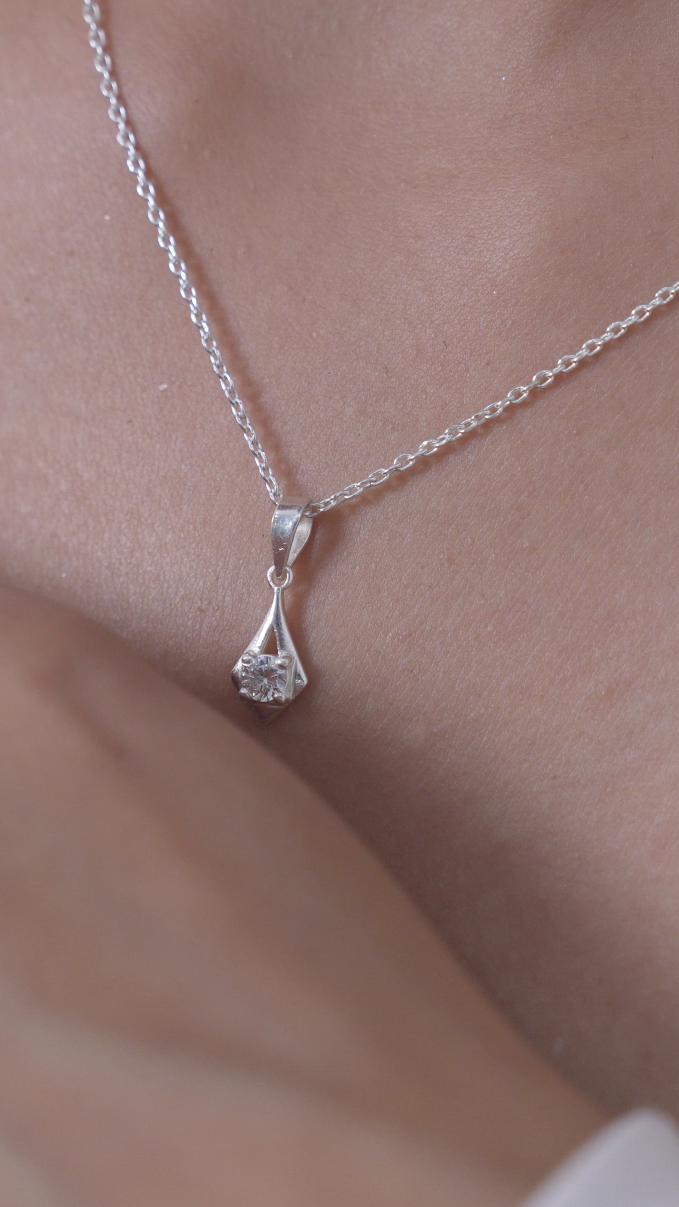Girls Chandi Chain Luminary Solitaire Pendant in 925 Silver