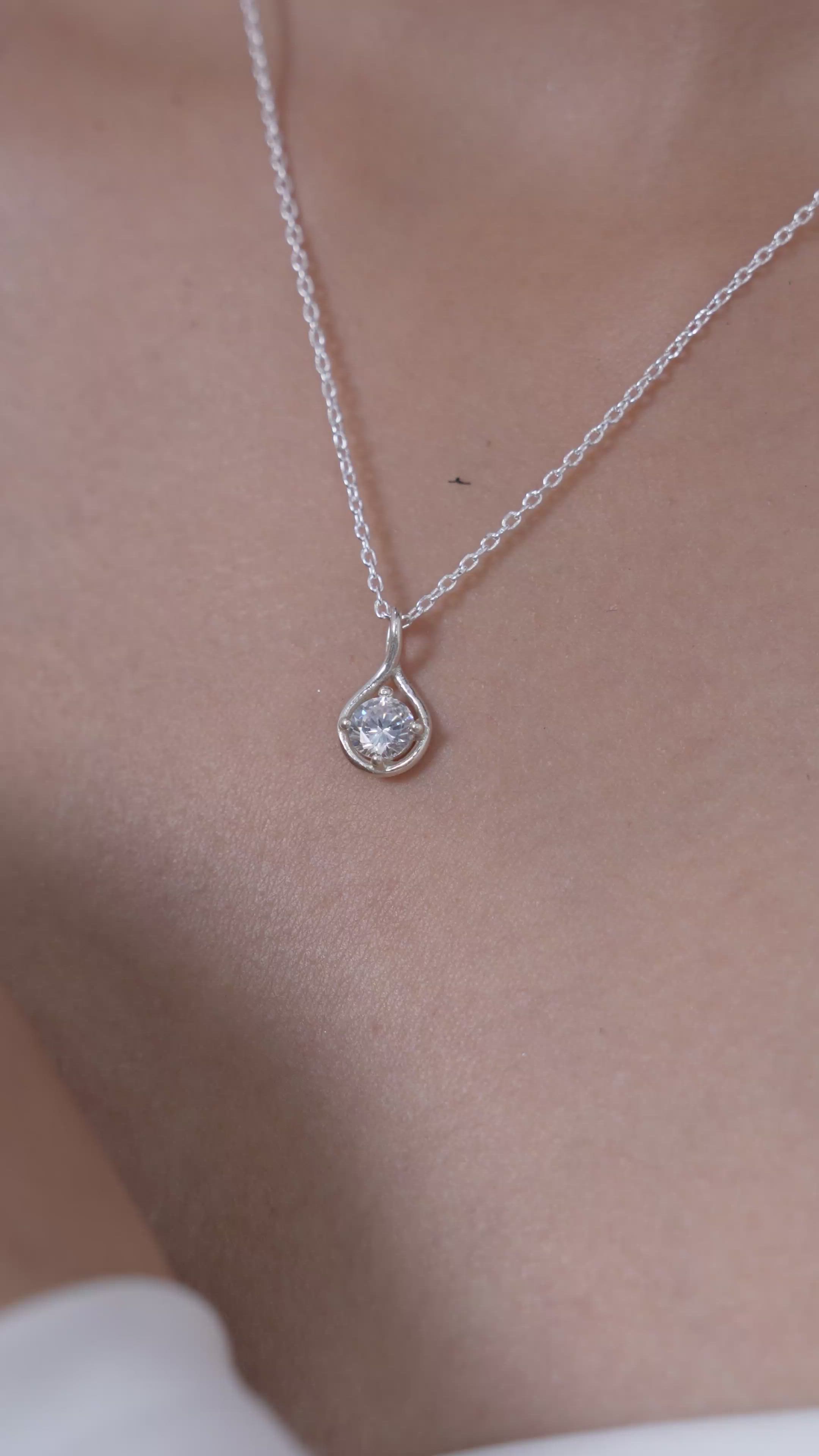 Twinkling Twist Pendant in 925 Sterling Silver for Women