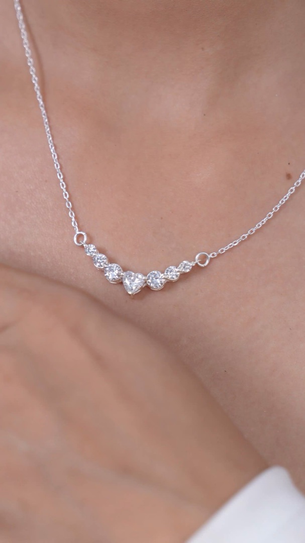 Hearty Solitaire Pendant with American Diamond in Sterling Silver